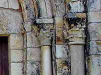 DETALLE DE LOS CAPITELES DEL LADO SUR