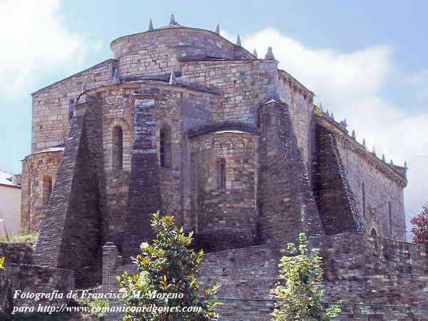 VISTA NORESTE DEL TEMPLO