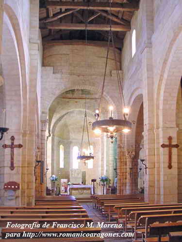 INTERIOR DEL TEMPLO HACIA LA CABECERA