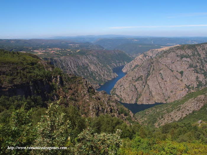 VISTA DEL CAÑÓN DEL SIL EN EL ACCESO AL MONASTERIO