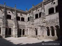 CLAUSTRO DE LOS OBISPOS