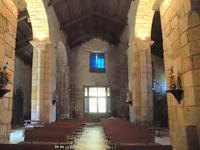 INTERIOR HACIA LOS PIES DEL TEMPLO