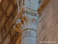 CAPITEL DEL INTERIOR DEL TEMPLO