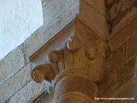 CAPITEL DEL INTERIOR DEL TEMPLO