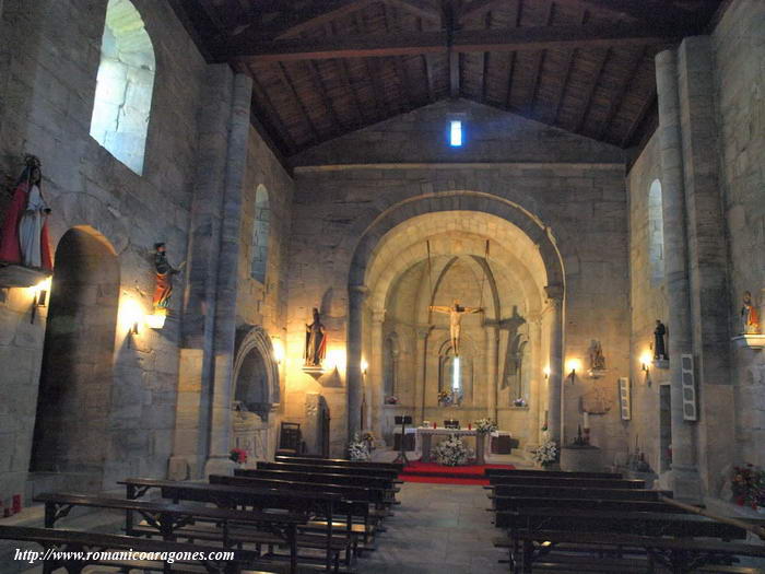 INTERIOR DEL TEMPLO HACIA LA CABECERA