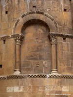 VENTANAL ABSIDAL LATERAL, CIEGO.