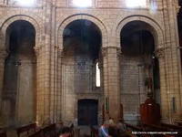VISTA DE LA SEPARACI�N DE NAVE CENTRAL Y NORTA, NADA M�S ENTRAR AL TEMPLO