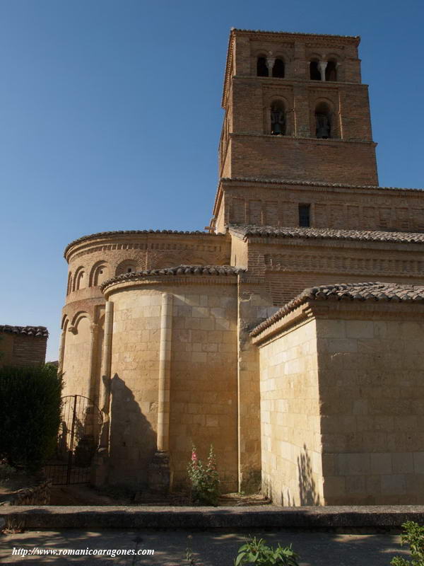 CABECERA DEL TEMPLO, TORRE DE LADRILLO