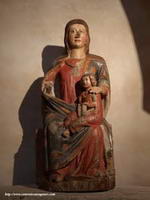 VIRGEN G&Oacute;TICA SEDENTE EN ABSIDIOLO SUR
