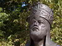 MONUMENTO A ALMANZOR EN CALATA&Ntilde;AZOR