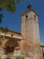TORRE MODERNA ADOSADA A LA NAVE SUR DEL TEMPLO Y PORTADA