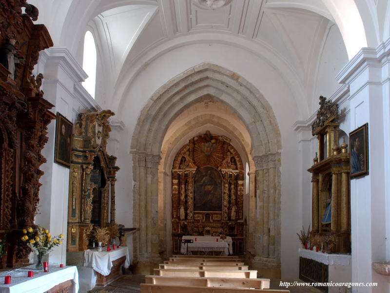 INTERIOR DEL TEMPLO HACIA LA CABECERA