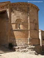&Aacute;BSIDE DEL TEMPLO DESDE EL SUR