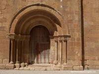 PORTADA EN MURO SUR
