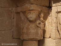 DETALLE DE CAPITEL CON FIGURILLAS