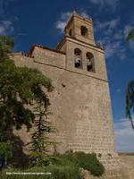 TORRE ADOSADA A LOS PIES DEL TEMPLO