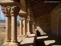 INTERIOR DE LA GALER�A PORTICADA HACIA EL OESTE