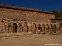 CRUJ�A NORTE Y FACHADA SUR DEL TEMPLO