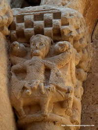 CAPITEL DEL VENTANAL NORTE