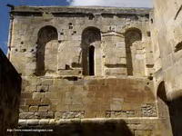 EXTERIOR DE LA BASE DE LA TORRE. LIENZO ESTE