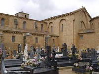 VISTA SUROESTE DEL TEMPLO Y CEMENTERIO