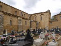 VISTA SUROESTE DEL TEMPLO Y CEMENTERIO