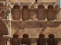 ARQUER&Iacute;A DEL LADO SUR DEL HASTIAL