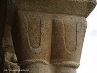 CAPITELES DE SENCILLA DECORACI&Oacute;N