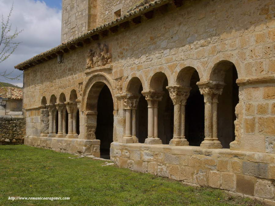 GALERÍA PORTICADA DE VLLASAYAS