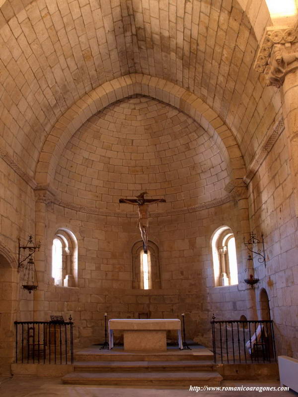 INTERIOR DE LA CABECERA DEL TEMPLO