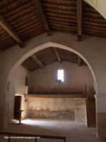 INTERIOR HACIA LOS PIES DEL TEMPLO