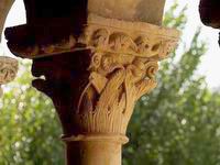 CAPITEL DE MOTIVOS VEGETALES