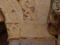 DETALLE BASE DEL T�MPANO CON EPIGRAF�A Y SEUDOCAPITEL