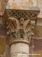 CAPITEL DEL LADO SUR DEL ARCO TRIUNFAL DE LA CABECERA SUR