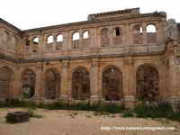 CLAUSTRO