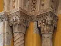 CAPITELES DEL LADO NORTE