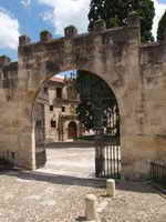 ARCO DE ACCESO A LA HOSPEDER&Iacute;A
