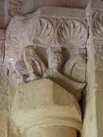 CAPITEL EXTERIOR IZQUIERDO