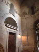 ABSIDIOLO SUR RECONVERTIDO EN PUERTA DE SACRIST&Iacute;A