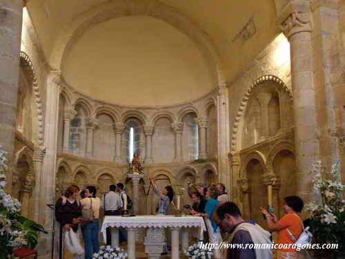 INTERIOR DE LA CABECERA DEL TEMPLO