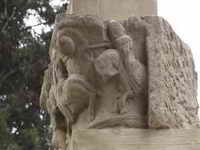 LATERAL DERECHO DEL CAPITEL