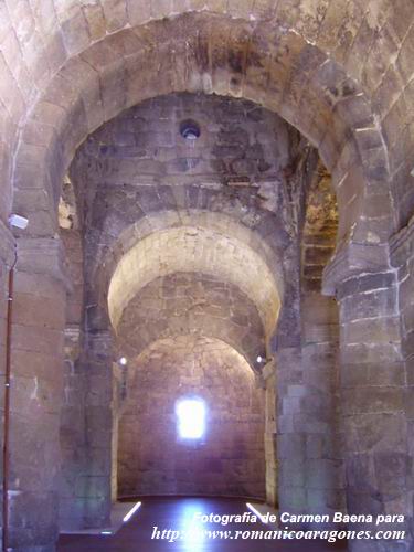 INTERIOR DEL TEMPLO HACIA LA CABECERA