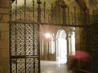 ACCESO AL CLAUSTRO DESDE EL TEMPLO A TRAV�S DE LA SALA CAPITULAR