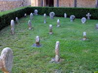 CAMPO DE ESTELAS AL SUR DEL TEMPLO