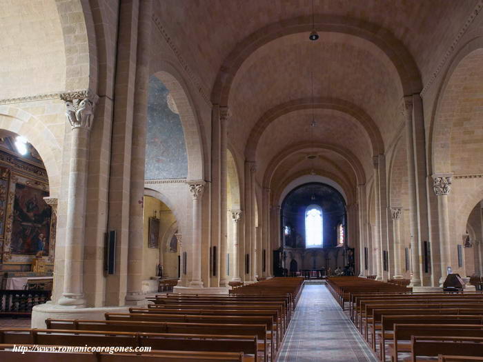 INTERIOR HACIA LA CABECERA