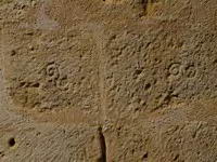 MARCAS DE CANTERO EN EL &Aacute;BSIDE