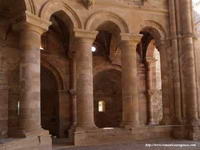 DETALLE DE LAS PILASTRAS-COLUMNA DEL �BSIDE CENTRAL