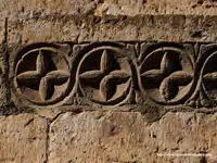 DECORACI�N DE LA MOLDURA DE LOS �BSIDES LATERALES