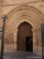 PORTADA SUR DEL TEMPLO