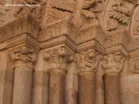 PORTADA SUR DEL TEMPLO: CAPITELES DEL LADO IZQUIERDO